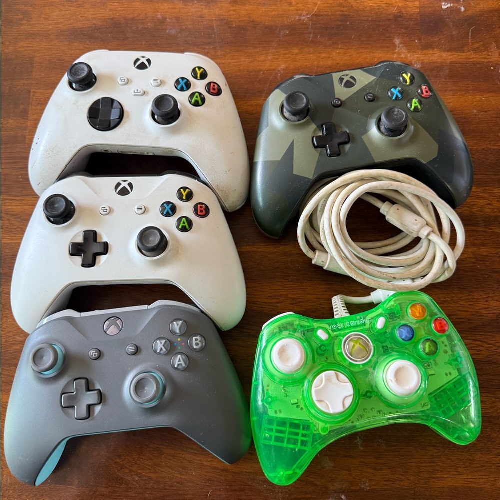 Wireless Controllers Bundle - White, Gray, Camo & Green
